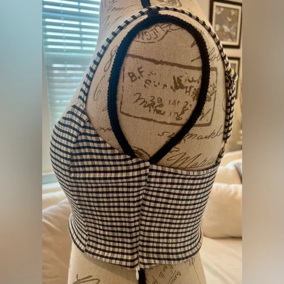 Lulu's Plaid White Navy Checkered Crop Top Cotton Blend Size Small - Picture 4 of 14